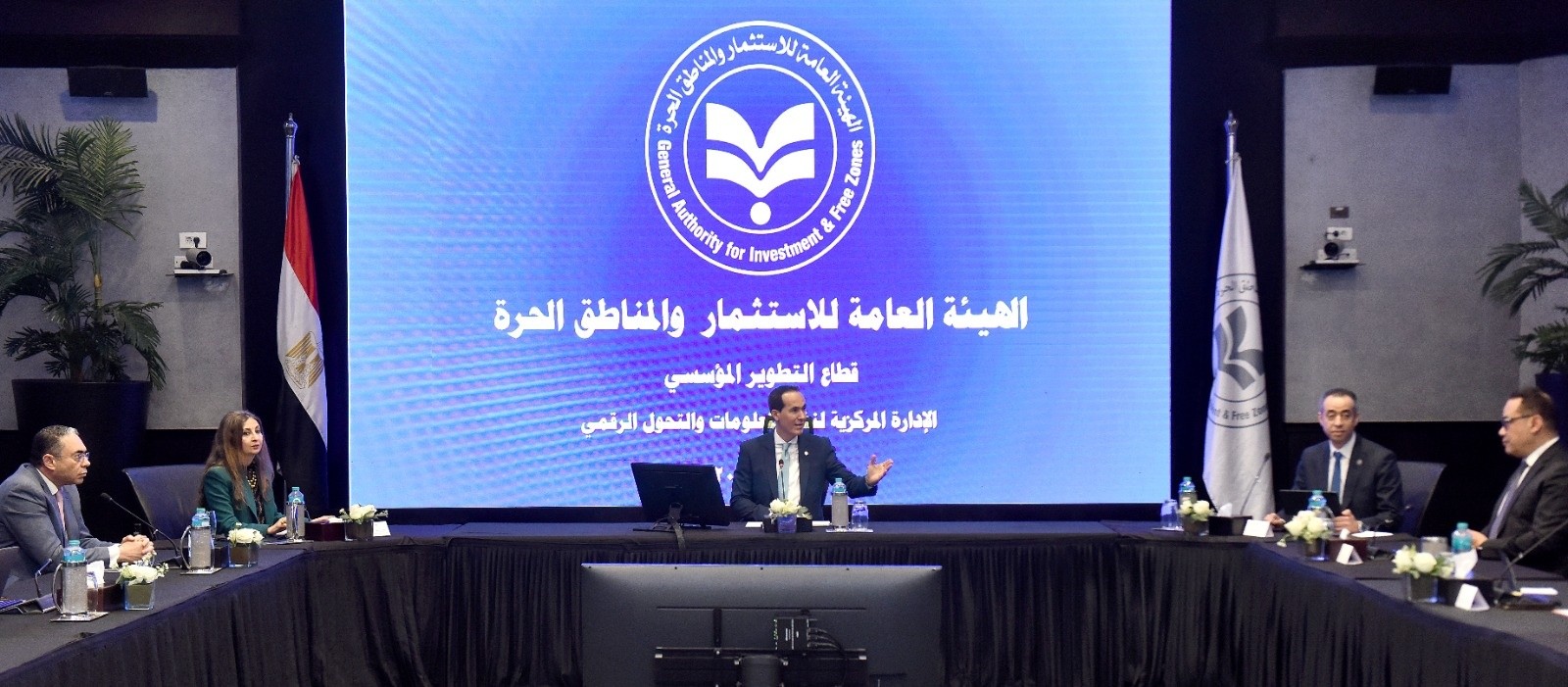 الدكتور محمد عوض يتابع خطط التحول الرقمي بالهيئة العامة للاستثمار والمناطق الحرة