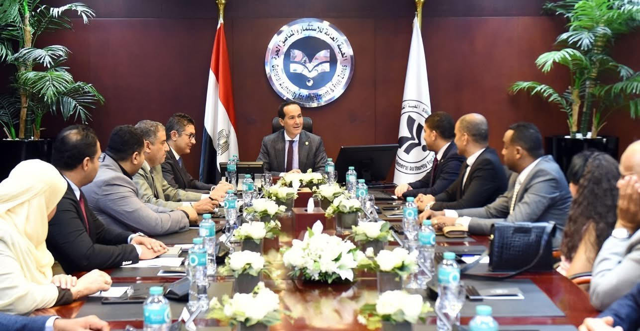  الرئيس التنفيذي للهيئة العامة للاستثمار والمناطق الحرة يلتقي ممثلي نقابة العاملين في إطار تعزيز التواصل المؤسسي