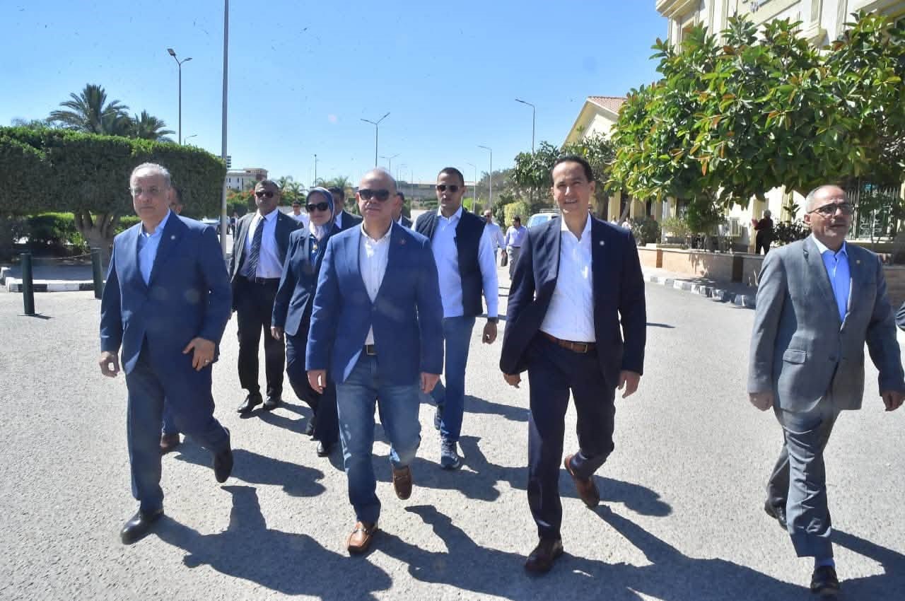  وزير الاستثمار يتفقد عدد من المشروعات الصناعية توفر آلاف فرص العمل بالمنطقة الحرة العامة بالعامرية ضمن جولة بالإسكندرية 