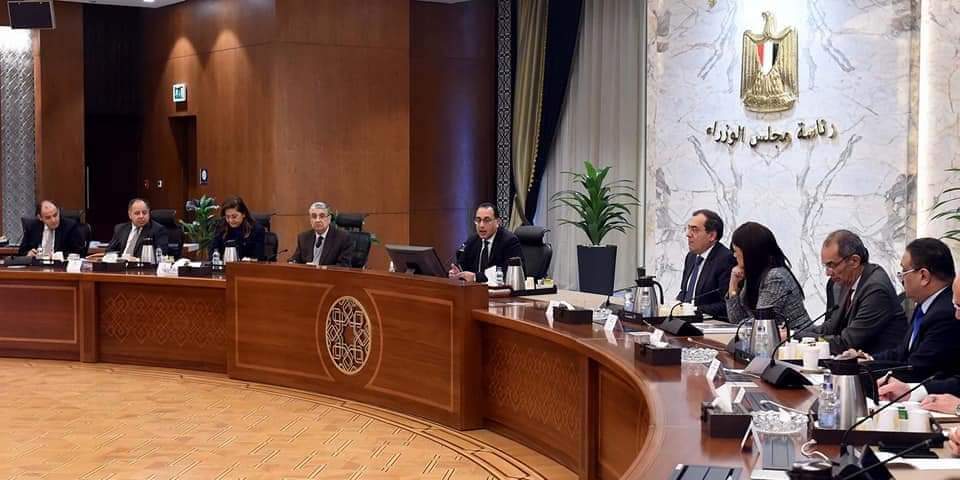 PM chairs the first meeting of the committee concerned with preparing for the investment promotion conference