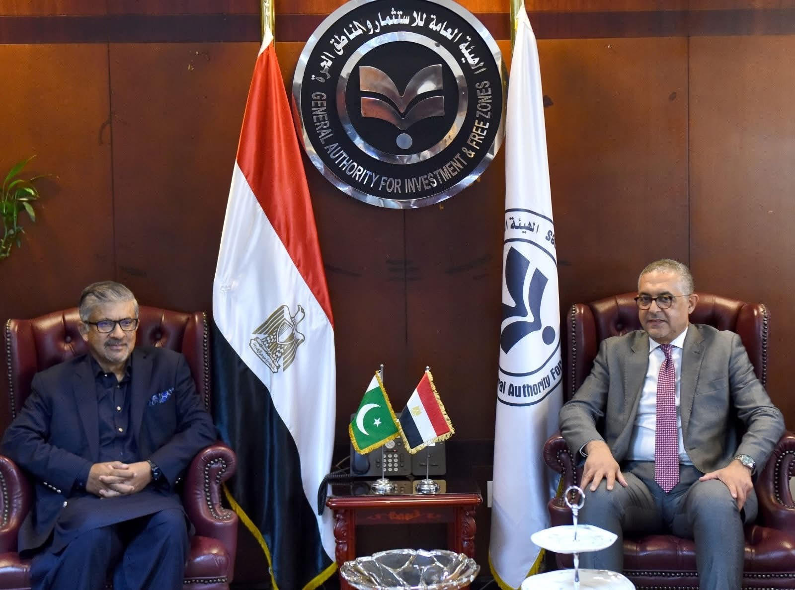 استثمارات باكستانية مرتقبة في قطاعات الأدوية والملابس الجاهزة والهواتف المحمولة وتكنولوجيا المعلومات وأواني الطهي والدراجات