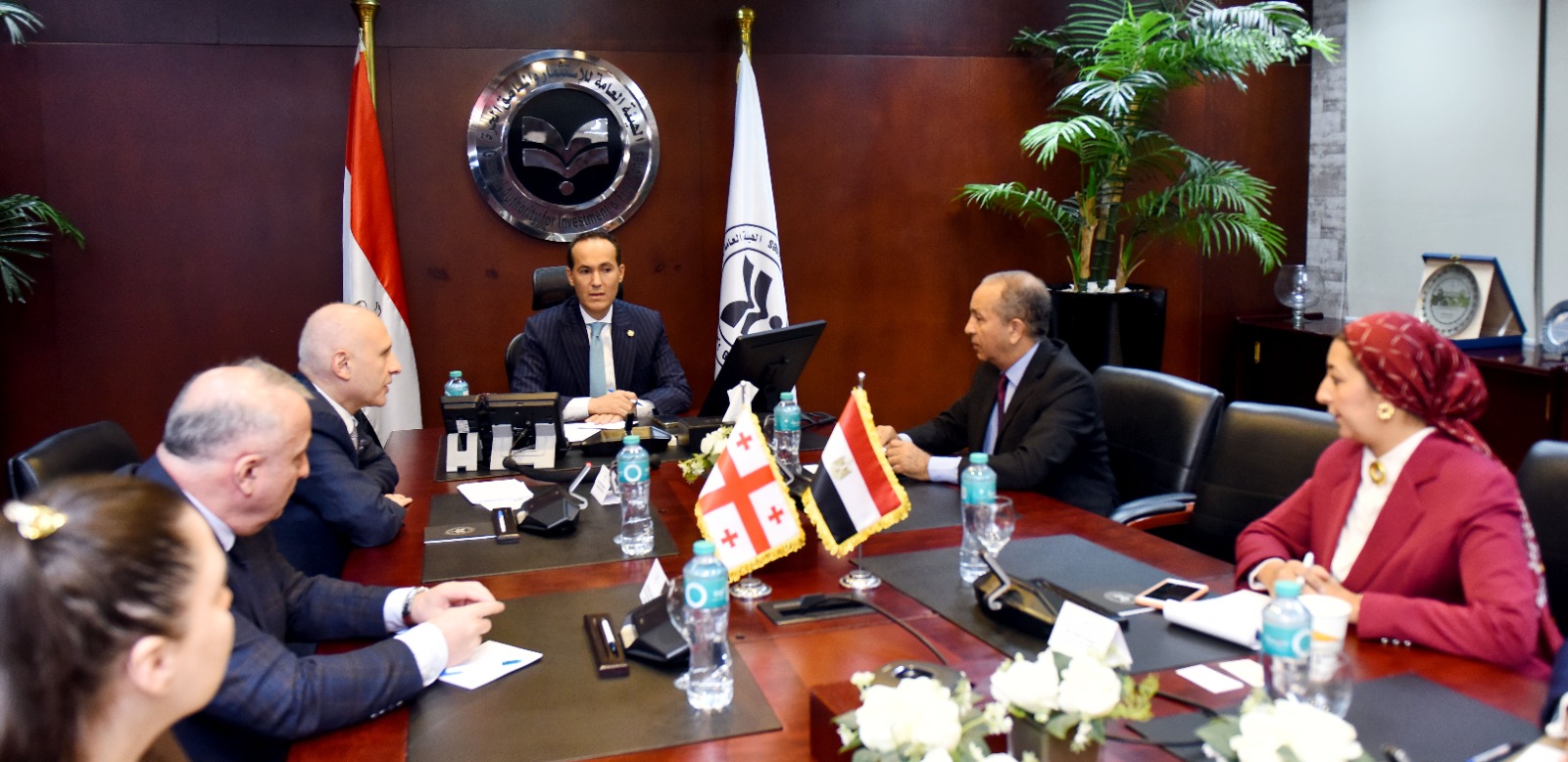 الرئيس التنفيذي لهيئة الاستثمار يلتقي سفير جورجيا بالقاهرة لبحث تعزيز الاستثمارات والتبادل التجاري بين البلدين