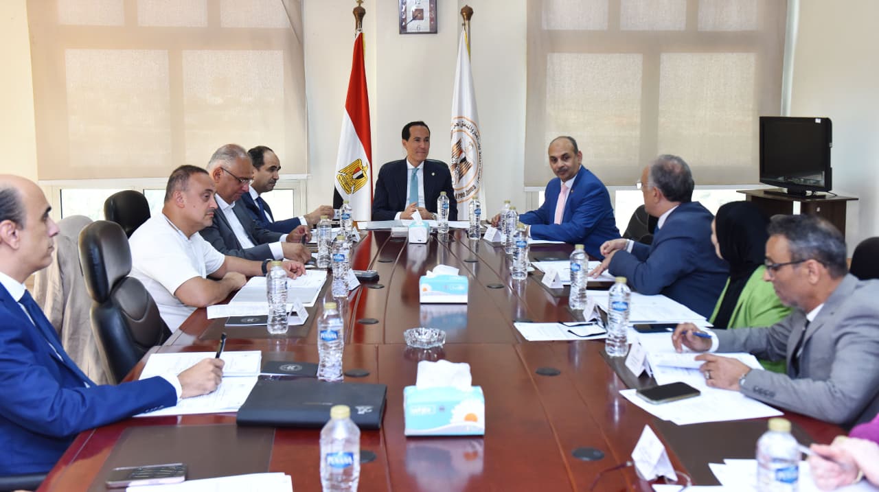 الرئيس التنفيذي لهيئة الاستثمار يترأس اجتماع مجلس إدارة المنطقة الحرة العامة بمدينة الإنتاج الإعلامي في جلسته الخامسة والتسعين