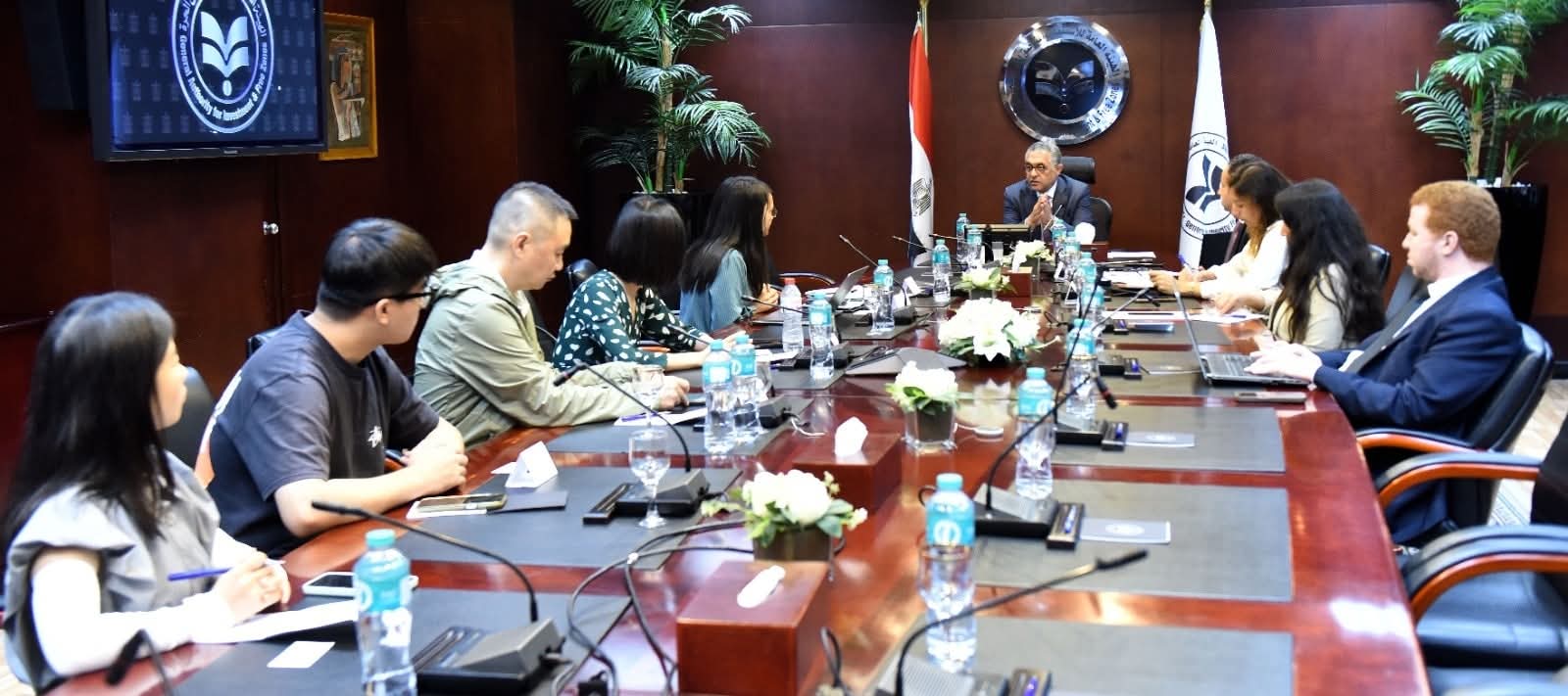 الهيئة العامة للاستثمار تبحث سُبل نقل سلاسل الإنتاج الصينية في قطاع الملابس إلى مصر