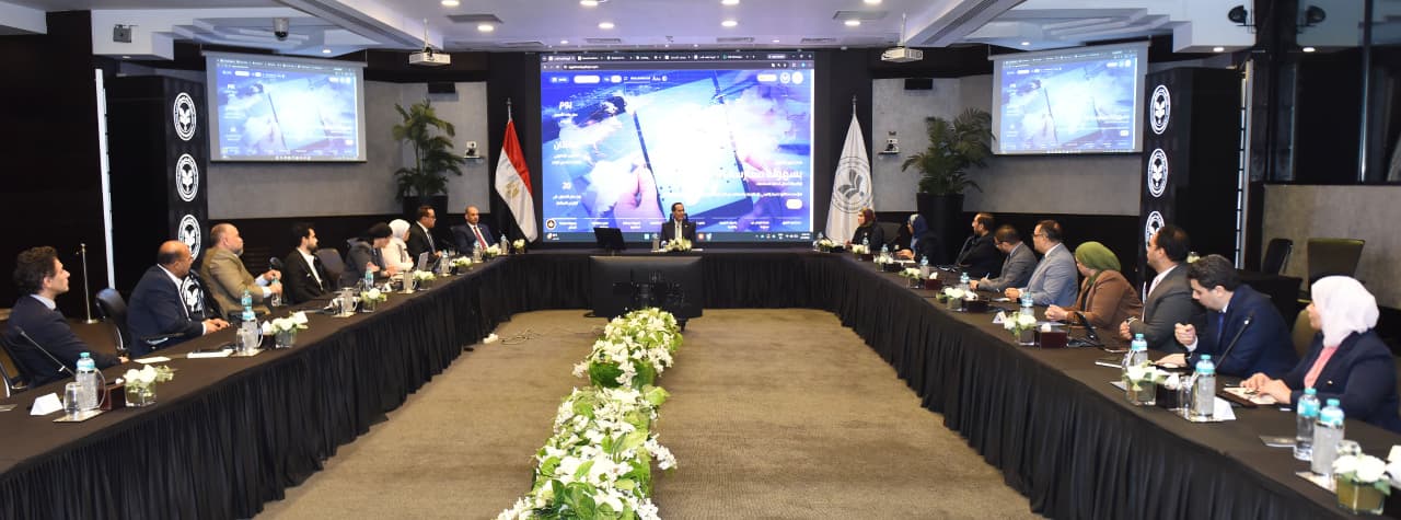 الرئيس التنفيذي لهيئة الاستثمار يتابع جهود تطوير البوابة الإلكترونية الجديدة للهيئة 