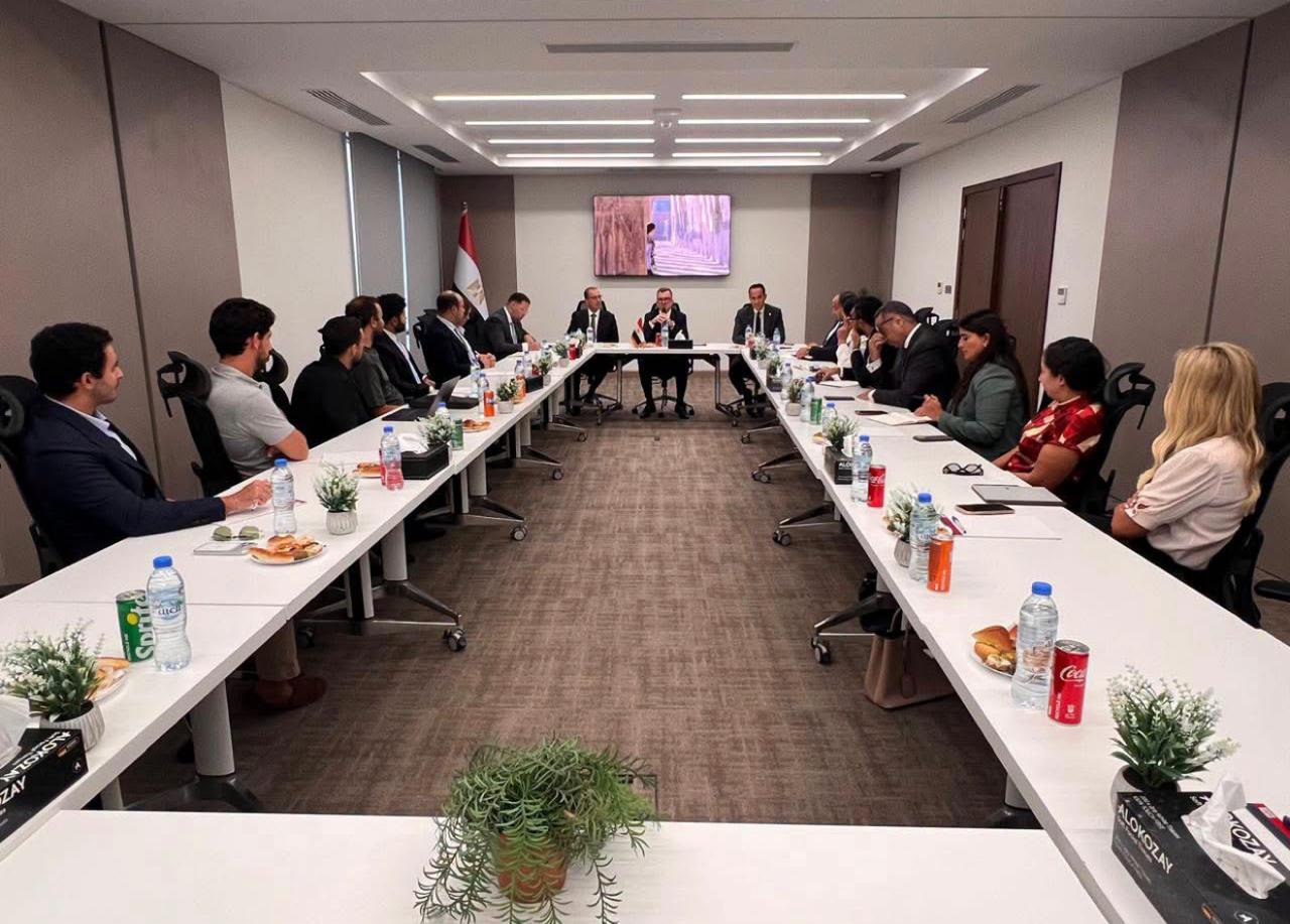 وزير التخطيط والتنمية الاقتصادية والرئيس التنفيذي لهيئة الاستثمار يلتقيان عددًا من رواد الأعمال في مجال التكنولوجيا المالية للتعريف بمناخ الاستثمار في مصر